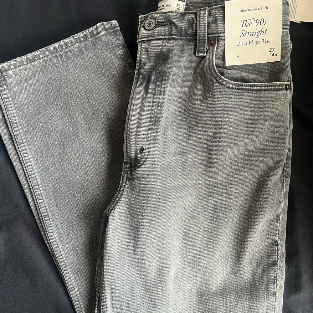 Abercrombie & Fitch The '90s Straight Ultra High Rise Gray Jeans